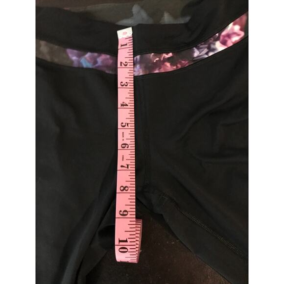 Lululemon Run: Inspire Crop II Black / Spring Has Sprung Multi - Size 6 - Picture 10 of 12